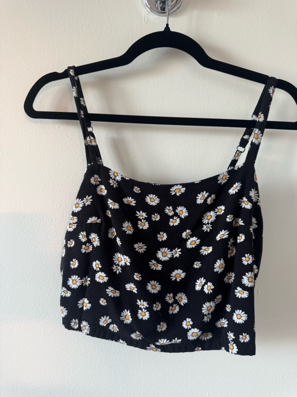 Hollister Black Daisy Print Cropped Cami
